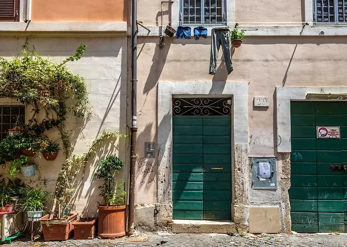Iflat Trastevere Bianca's House